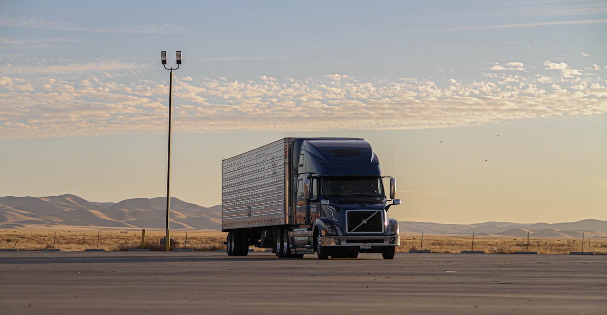 Refrigerated trailer for temperature-controlled freight